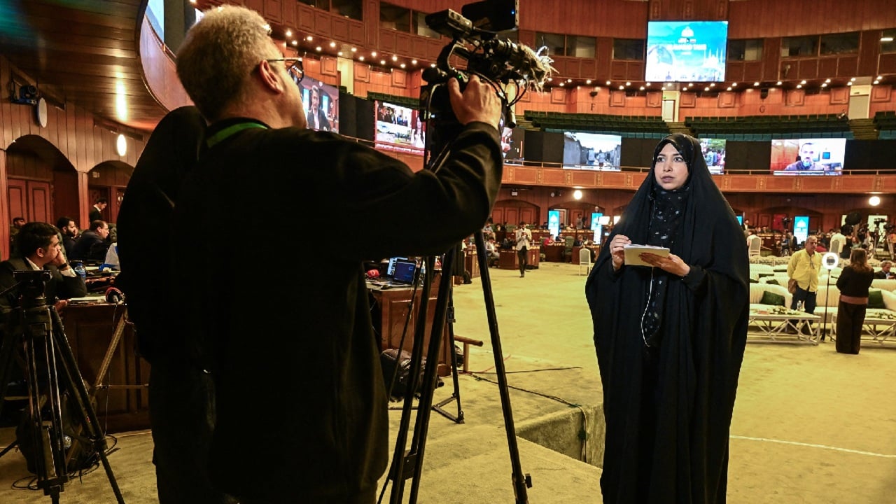 অগ্রগতি গোপন রাখতে সাংবাদিকদের জন্য রোমাঞ্চকর আয়োজন