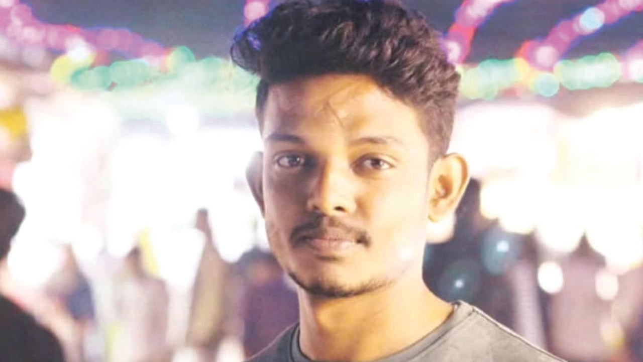 ছাত্রলীগ করায় ছেলেকে ত্যাজ্য ঘোষণা