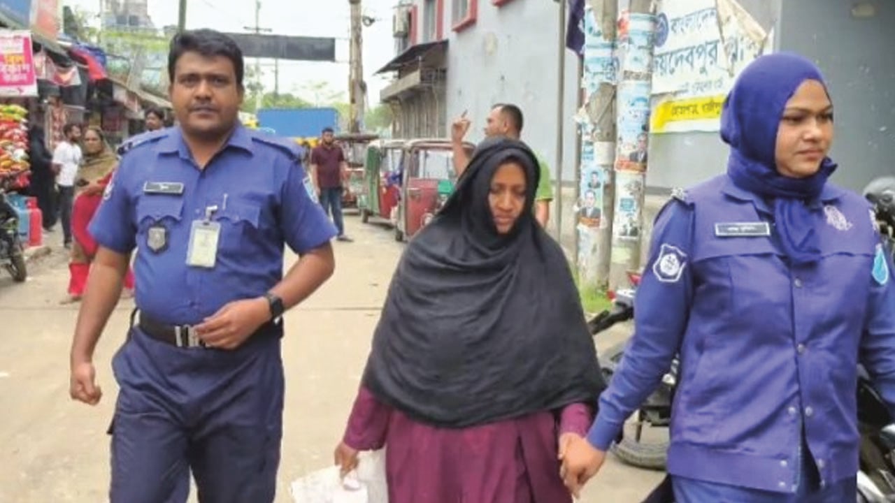 স্বর্ণালংকারের জন্য শাশুড়িকে হত্যা পুত্রবধূর
