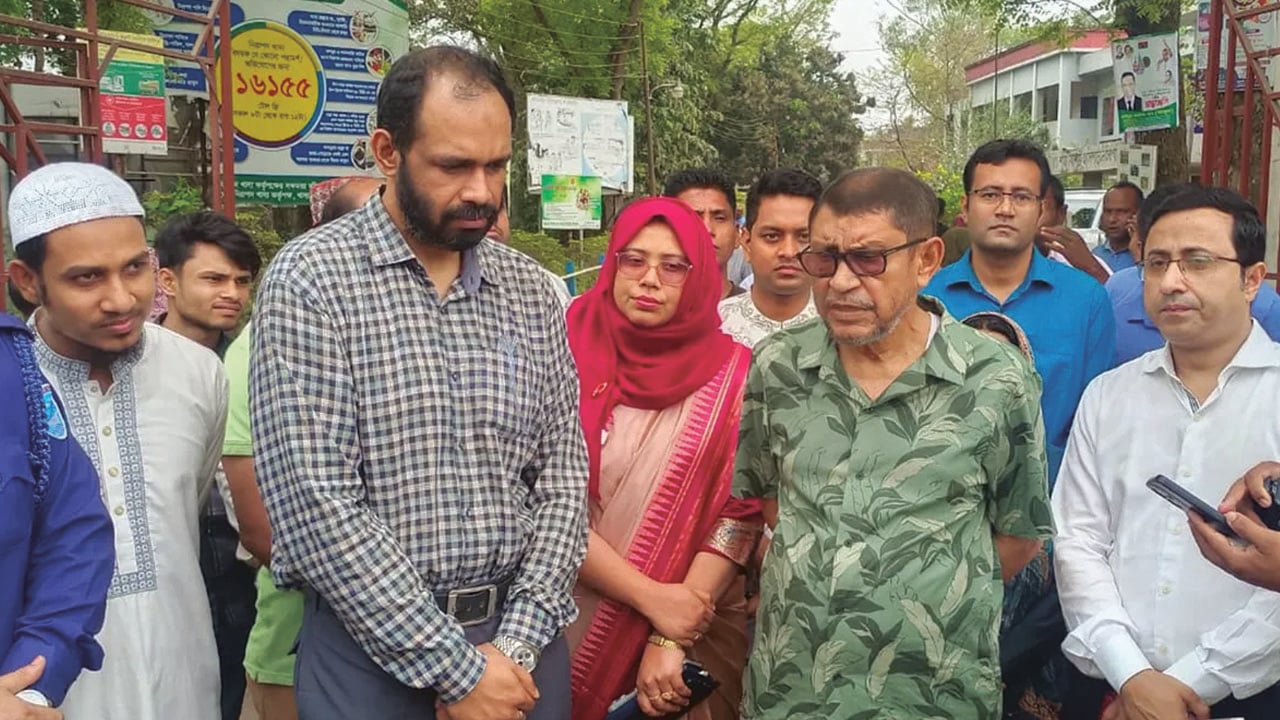 মানসম্মত চিকিৎসা নিশ্চিতে কাজ করছে সরকার: স্বাস্থ্যমন্ত্রী