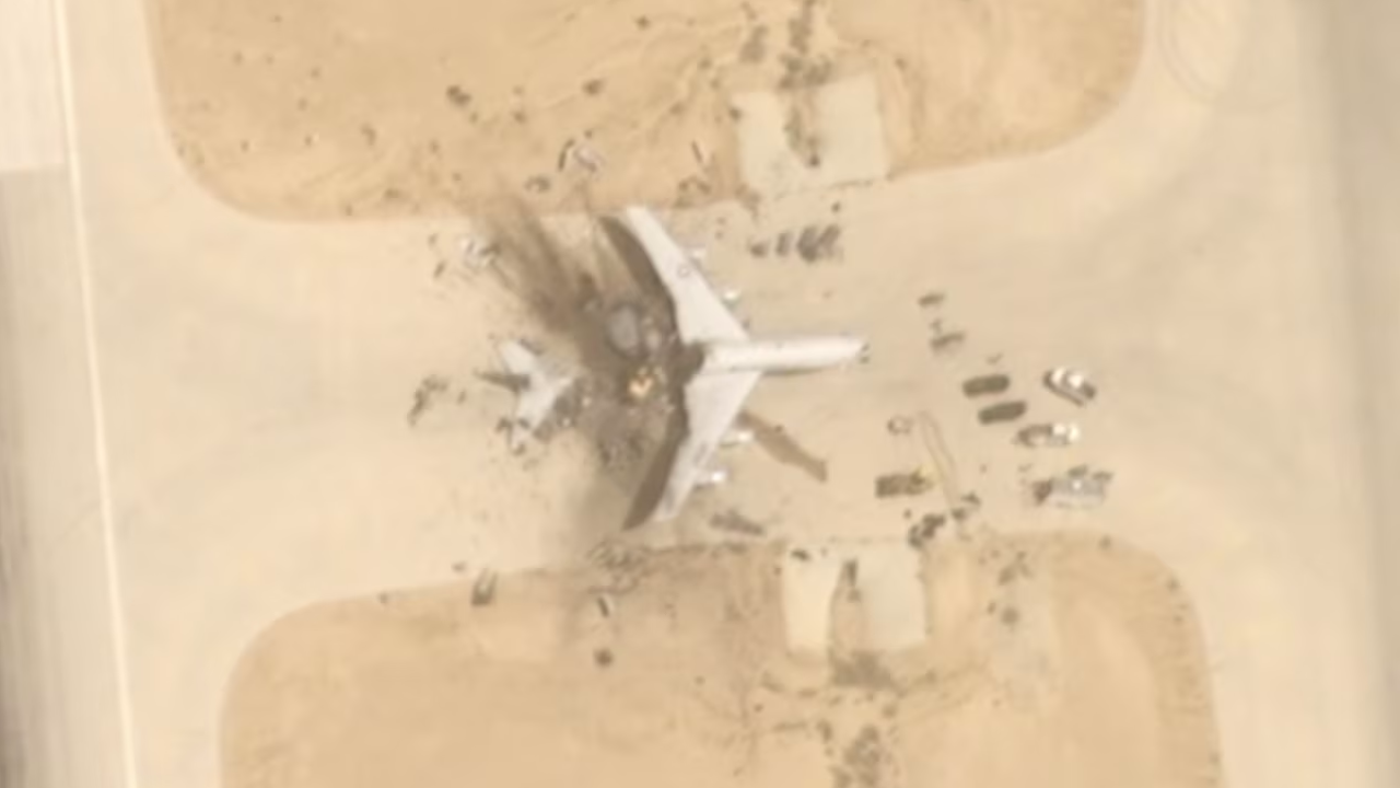 সৌদি ঘাঁটিতে বিধ্বস্ত মার্কিন নজরদারি বিমানের ছবি প্রকাশ