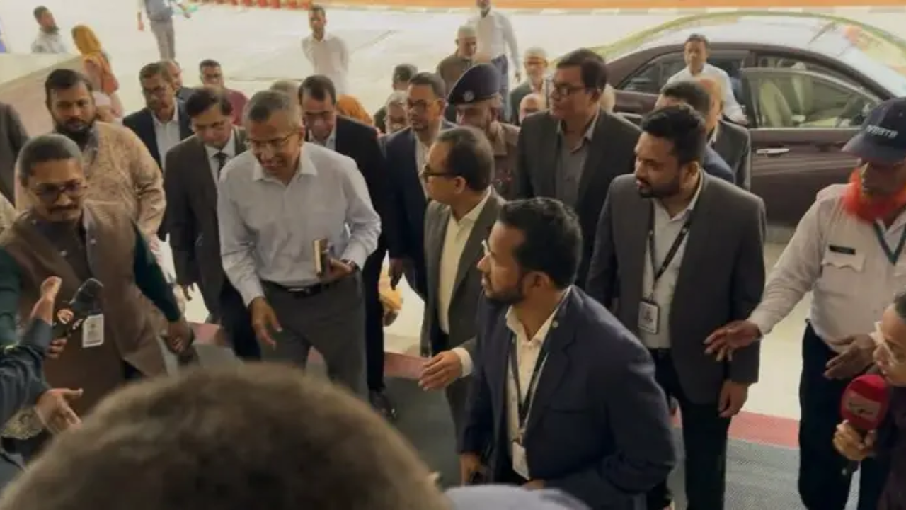 বাংলাদেশ ব্যাংকে যোগ দিলেন নতুন গভর্নর