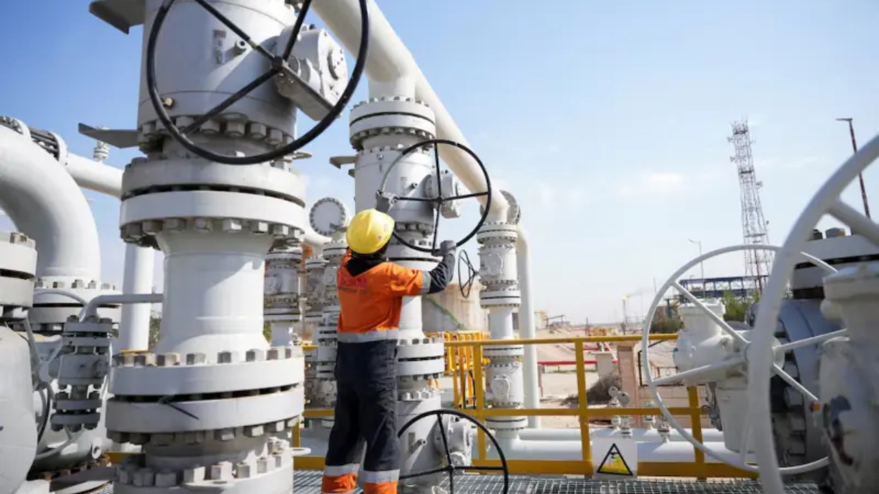 মধ্যপ্রাচ্যে থেকে তেল রপ্তানি বন্ধের হুমকি ইরানের