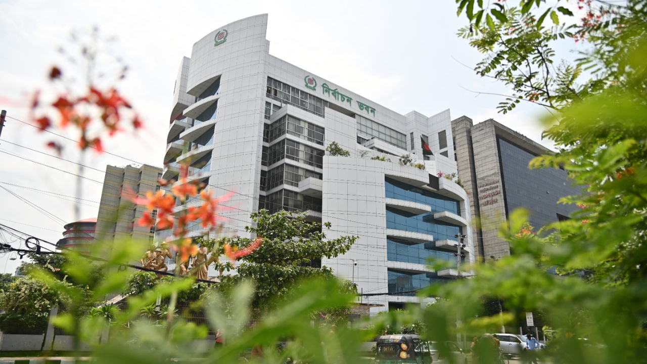 নির্বাচন স্থগিতের গুজবে বিভ্রান্ত না হওয়ার আহ্বান ইসির