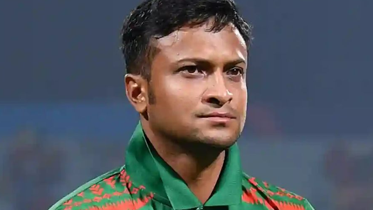 সাকিবসহ ১৫ জনের নথি জব্দ করেছে দুদক