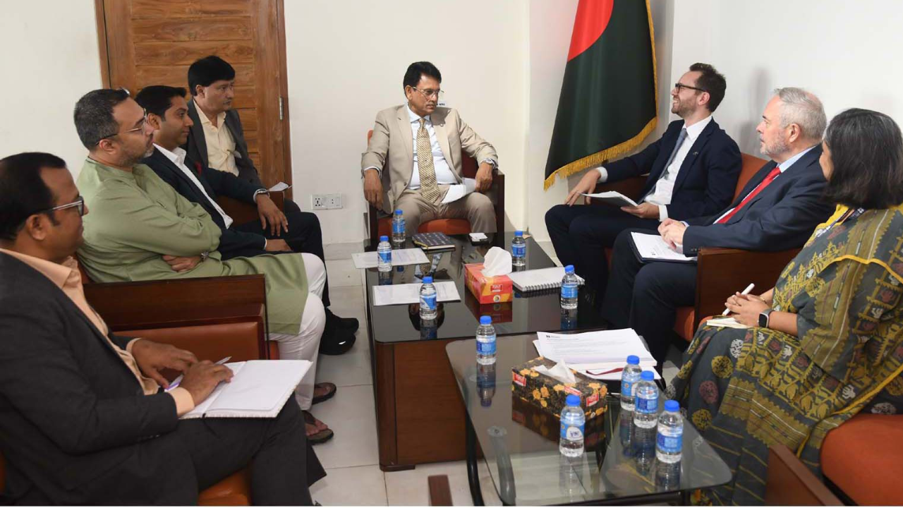 শিক্ষামন্ত্রীর সাথে ব্রিটিশ ডেপুটি হাইকমিশনারের সাক্ষাৎ