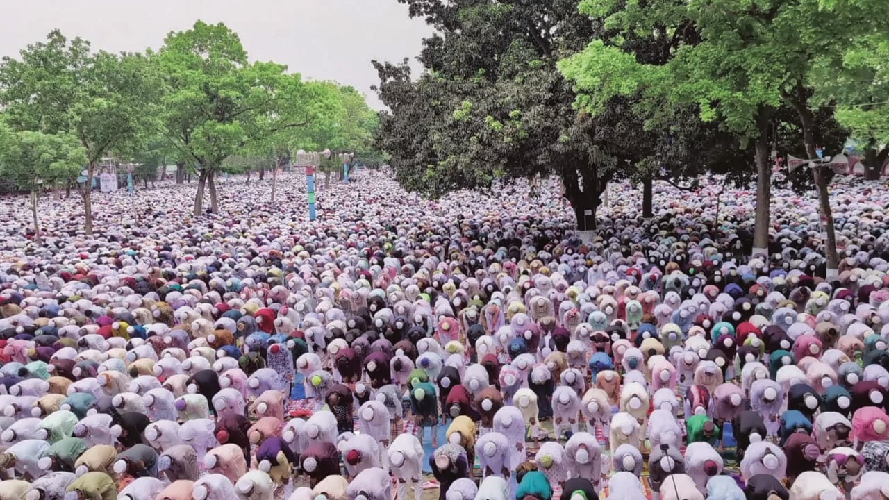 শোলা‌কিয়ায় ঈদ জামাতে জনসমুদ্র