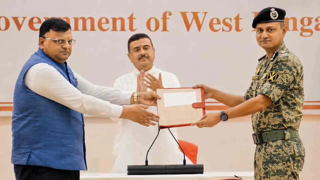 সীমান্তে কাঁটাতারের বেড়া নির্মাণে বিএসএফকে জমি দিলো পশ্চিমবঙ্গ সরকার