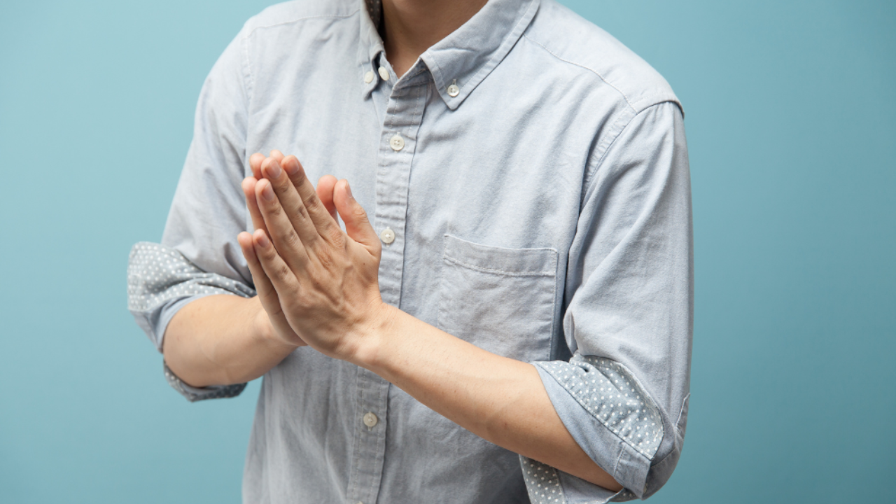 ‘সরি’ বলারও আছে আইন! কানাডার অবাক করা বাস্তবতা