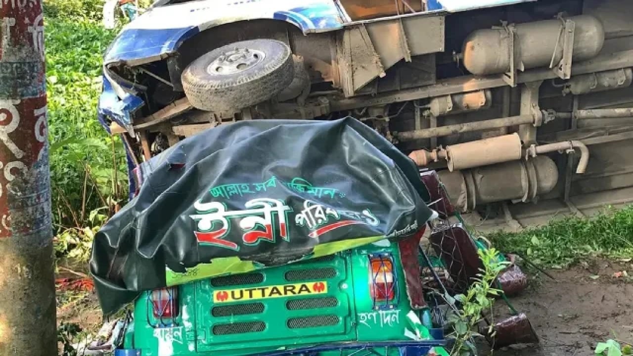 সুনামগঞ্জে সড়ক দুর্ঘটনায় একই পরিবারের তিনজনসহ নিহত ৬