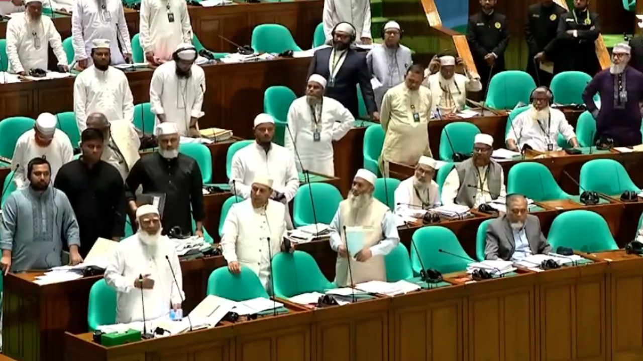 সংসদে আবারও বিরোধী দলের ওয়াকআউট