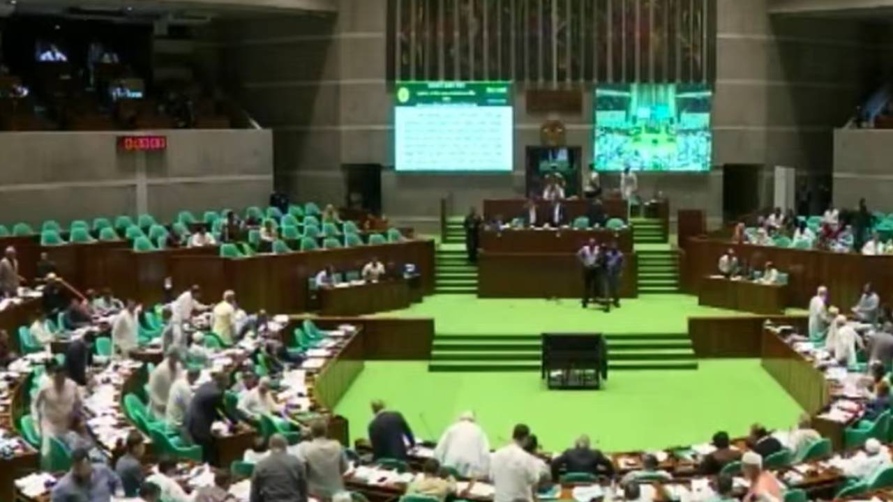 সংসদ অধিবেশন মুলতবি