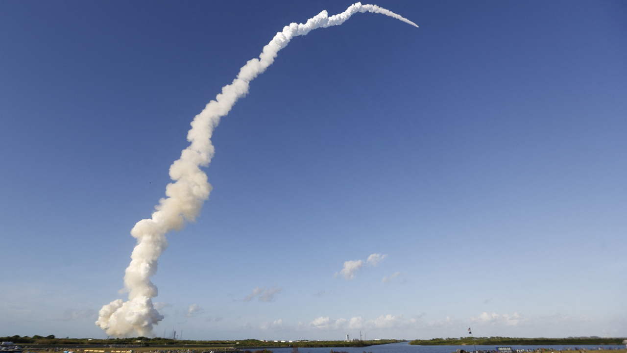 ৫৪ বছর পর চাঁদের পথে মানুষ