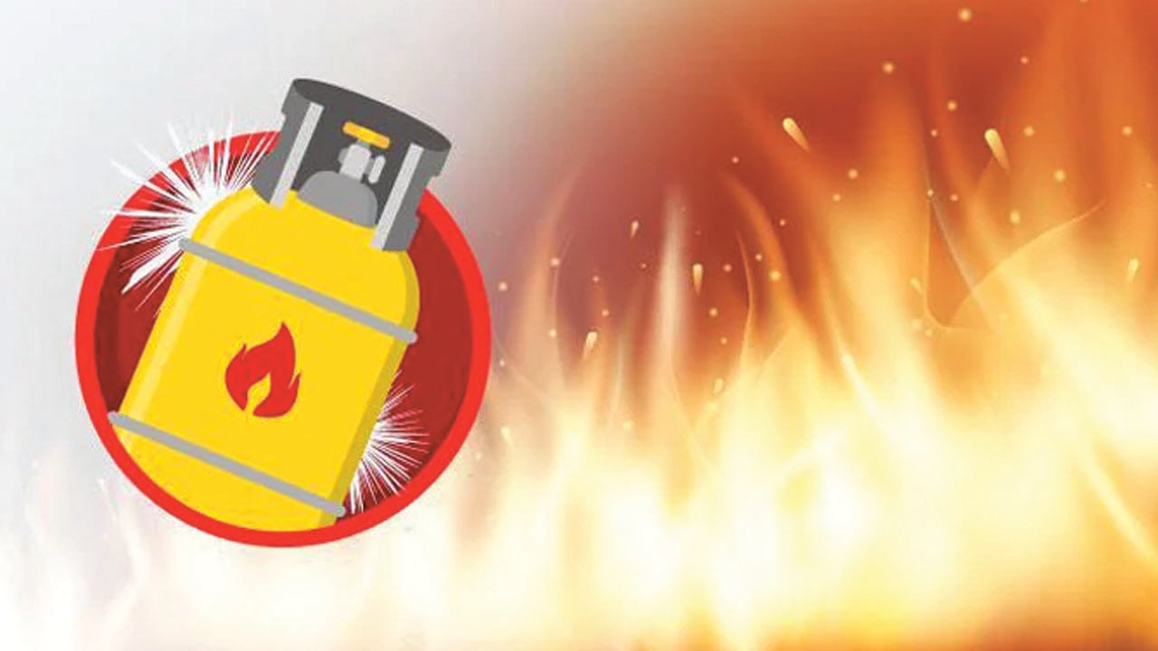 সীতাকুণ্ডে সিলিন্ডার বিস্ফোরণে একজন নিহত