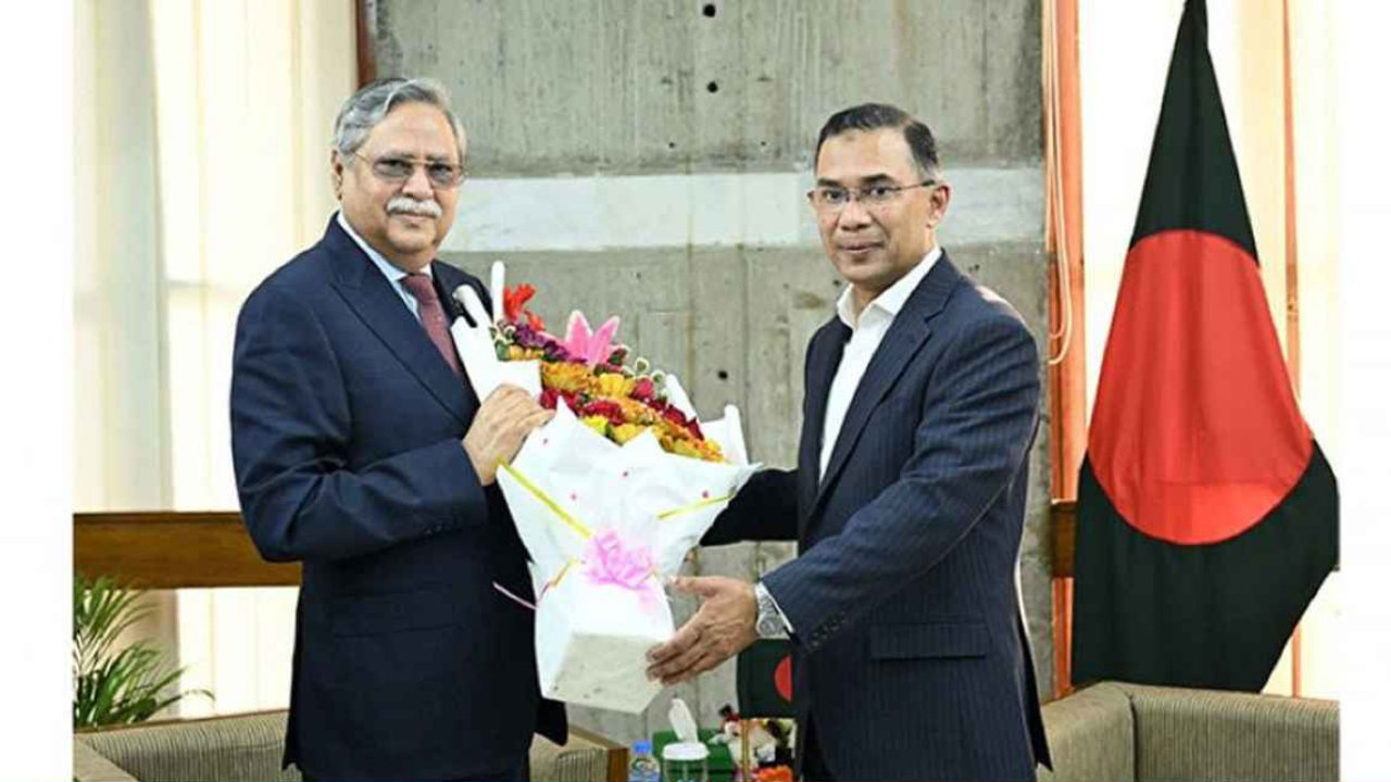 রাষ্ট্রপতির সঙ্গে প্রধানমন্ত্রীর সৌজন্য সাক্ষাৎ