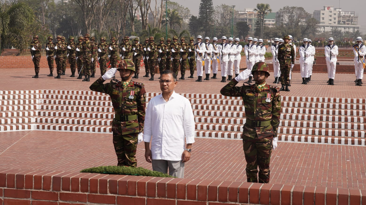 জাতীয় স্মৃতিসৌধে প্রধানমন্ত্রী তারেক রহমানের শ্রদ্ধা