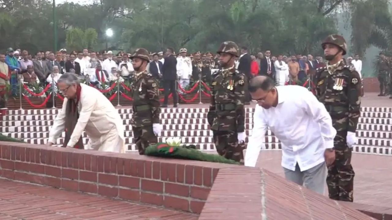জাতীয় স্মৃতিসৌধে রাষ্ট্রপতি ও প্রধানমন্ত্রীর শ্রদ্ধা