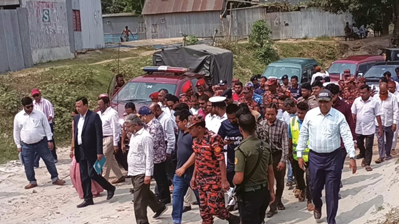 পদ্মায় বাসডুবি: ঘাট প‌রিদর্শনে নৌপরিবহন মন্ত্রণালয়ের তদন্ত কমিটি