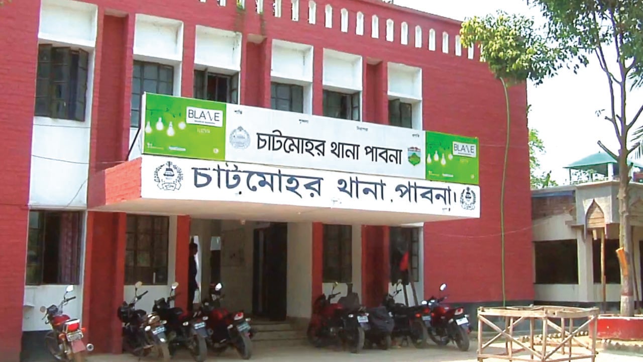 ট্রলির নিচে চাপা পড়ে প্রাণ গেলো স্কুলছাত্রের