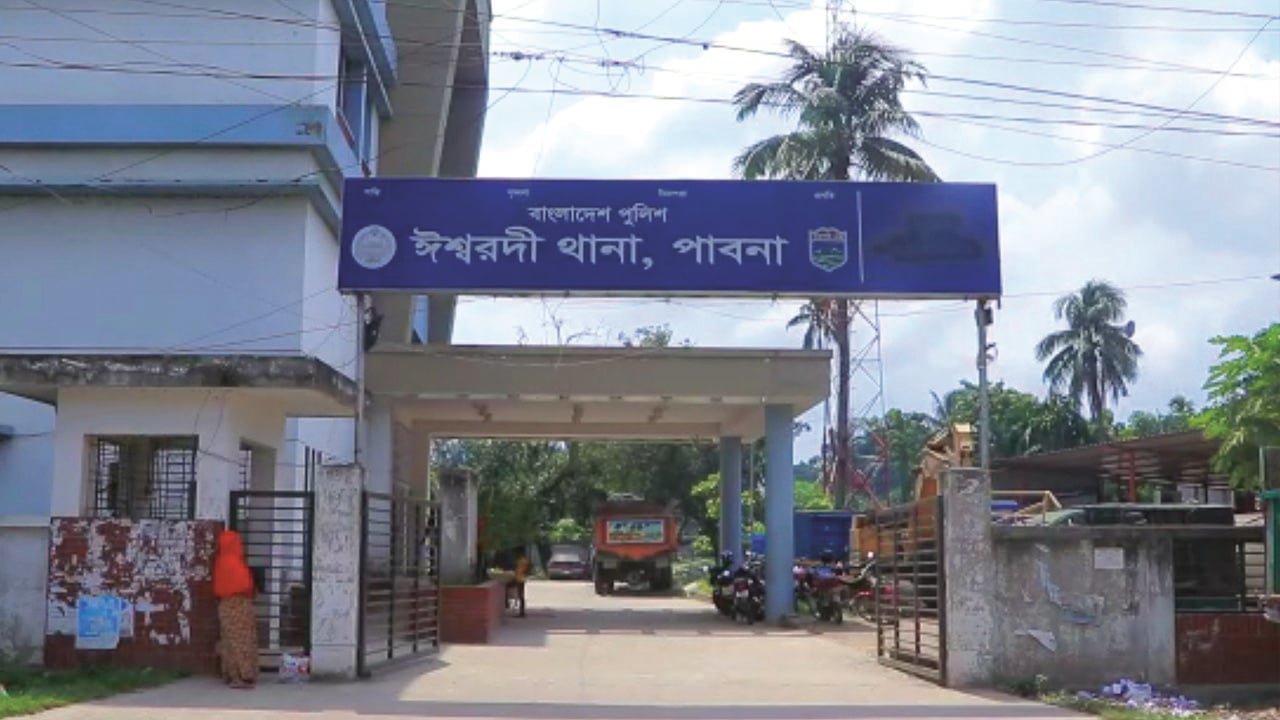 পাবনায় দাদি-নাতনি হত্যা: আটক ২