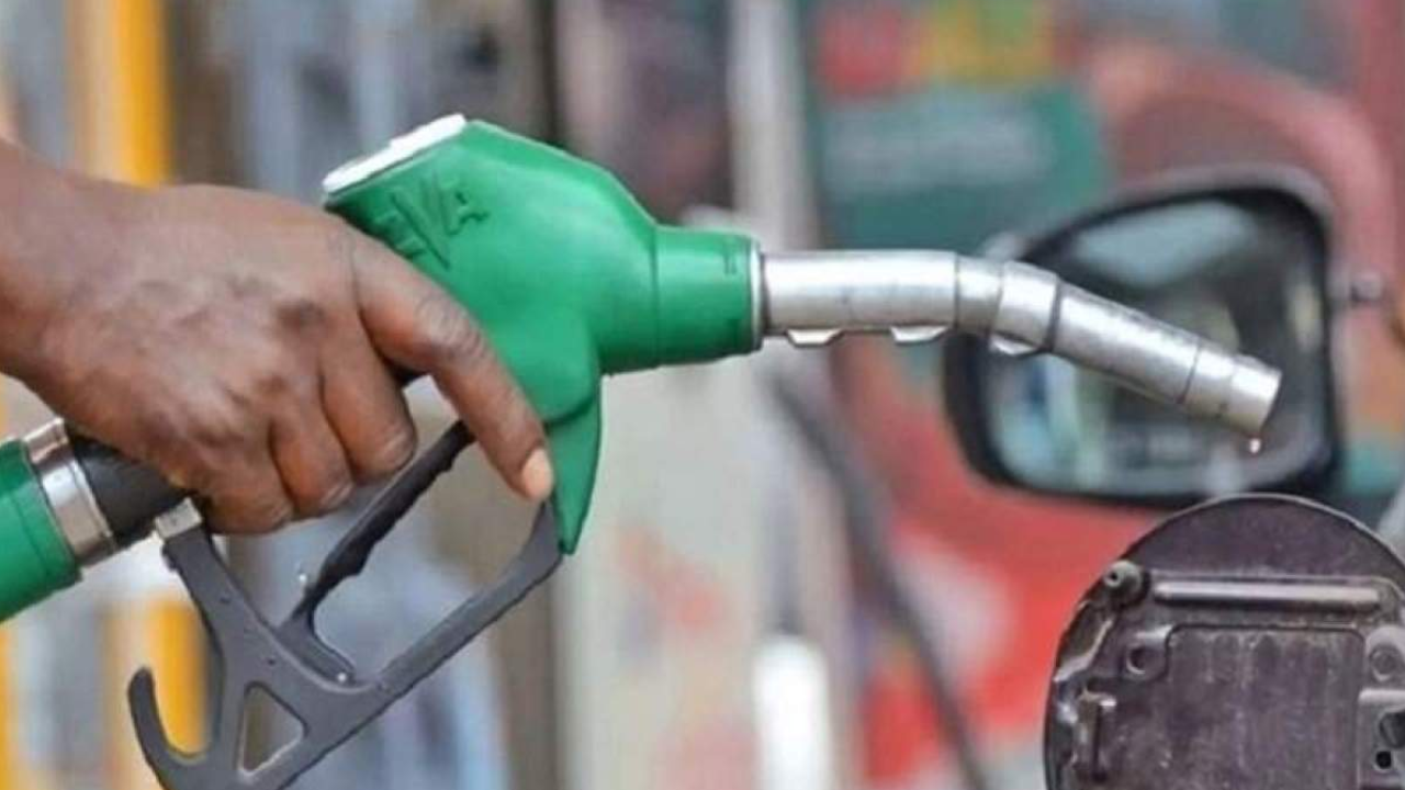 তেলের বাড়তি দাম আজ থেকে কার্যকর, কোনটা কত বাড়লো