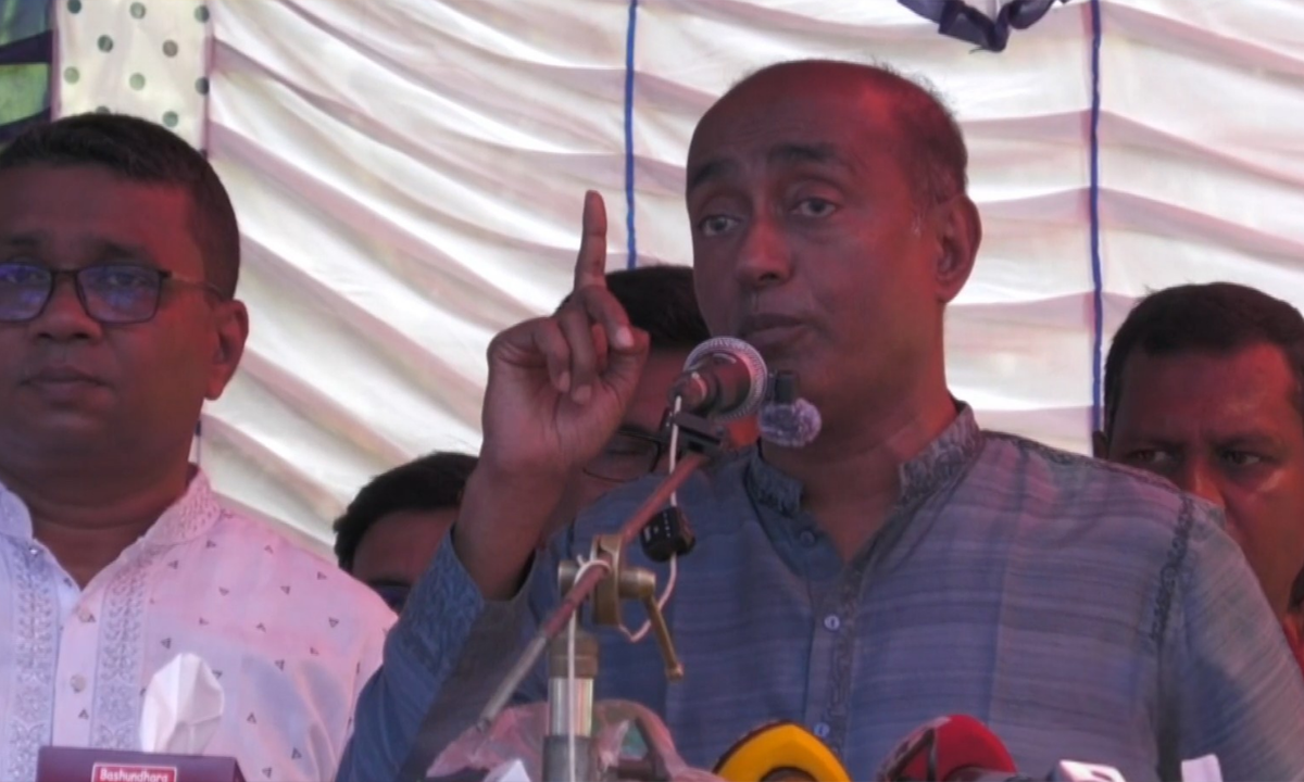 তেলের কালোবাজারি রোধে প্রয়োজনে মৃত্যুদণ্ড: আইনমন্ত্রী