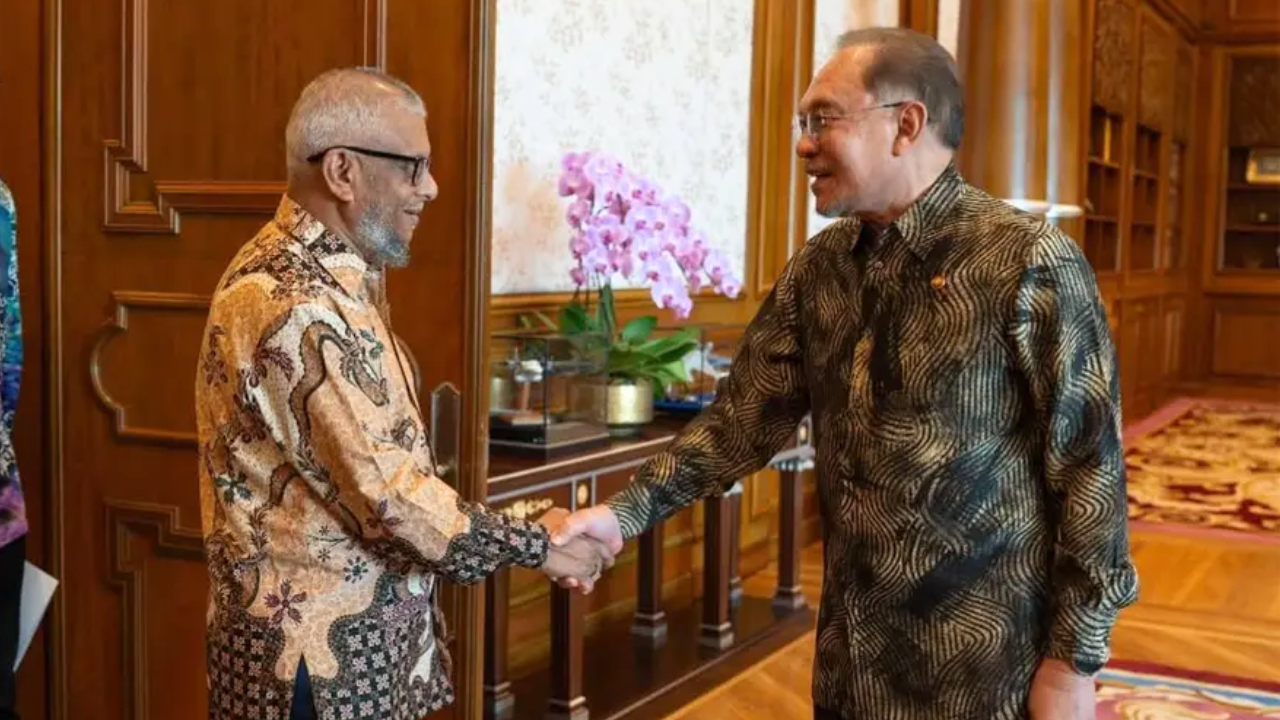 তারেক রহমানকে মালয়েশিয়া সফরের আমন্ত্রণ আনোয়ার ইব্রাহিমের