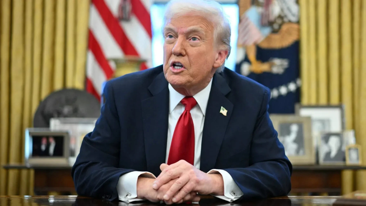 ইরানের জ্বালানি স্থাপনায় হামলা আরও ১০ দিনের জন্য স্থগিত করলেন ট্রাম্প