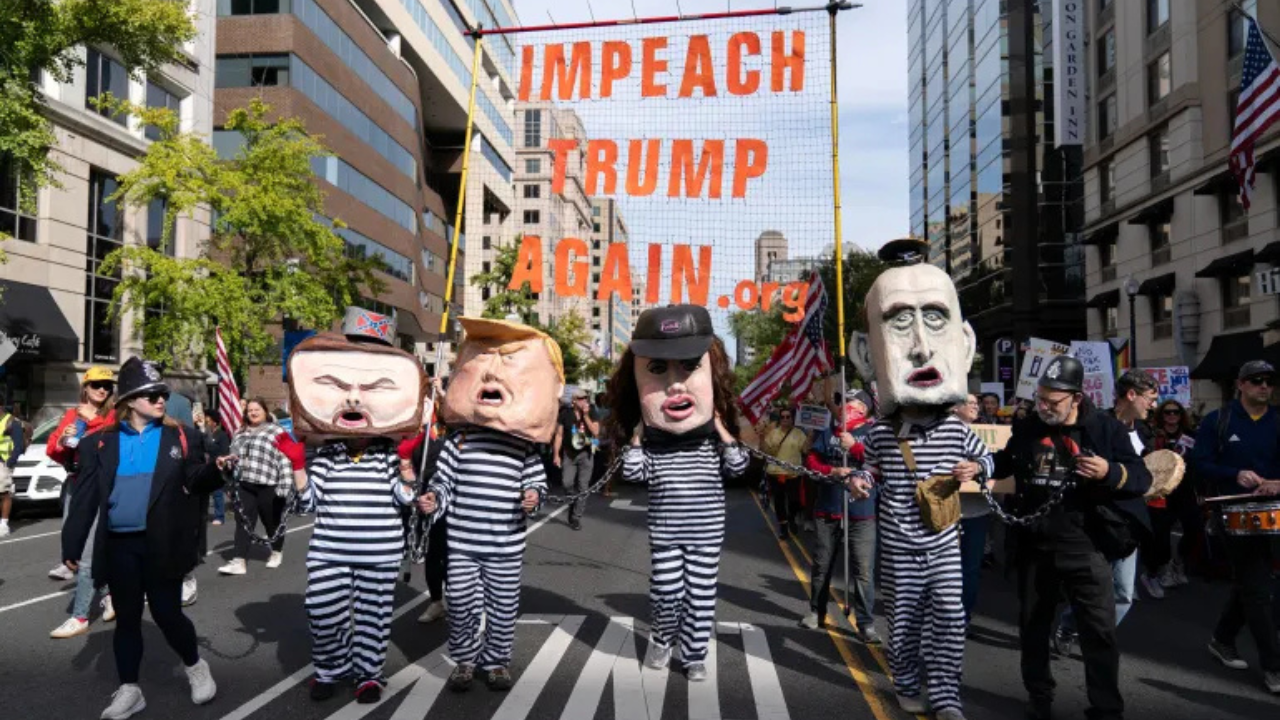 ট্রাম্পের বিরুদ্ধে যুক্তরাষ্ট্রজুড়ে ৩ হাজারের বেশি বিক্ষোভের প্রস্তুতি