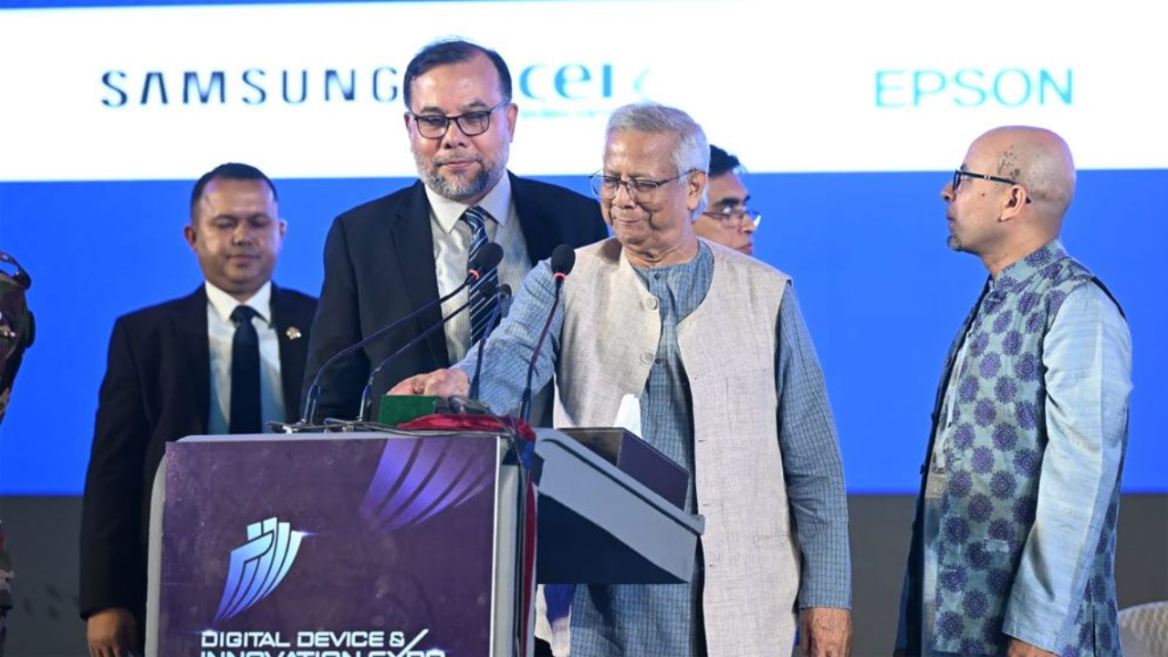 ইন্টারনেট বন্ধের কারণেই সরকারের পতন ঘটে: প্রধান উপদেষ্টা