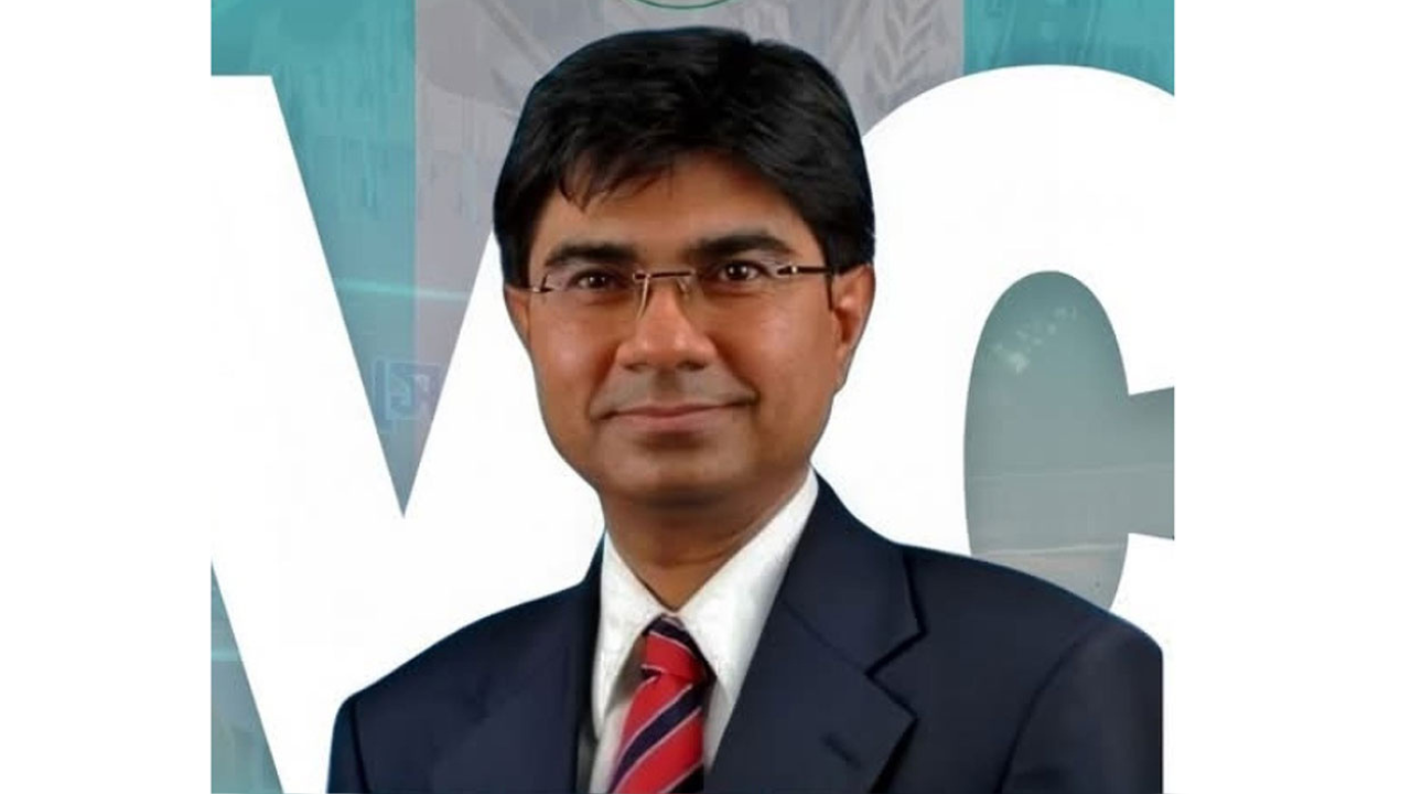 ঢাকা সেন্ট্রাল ইউনিভার্সিটির প্রথম উপাচার্য ড. আবদুল হাছিব