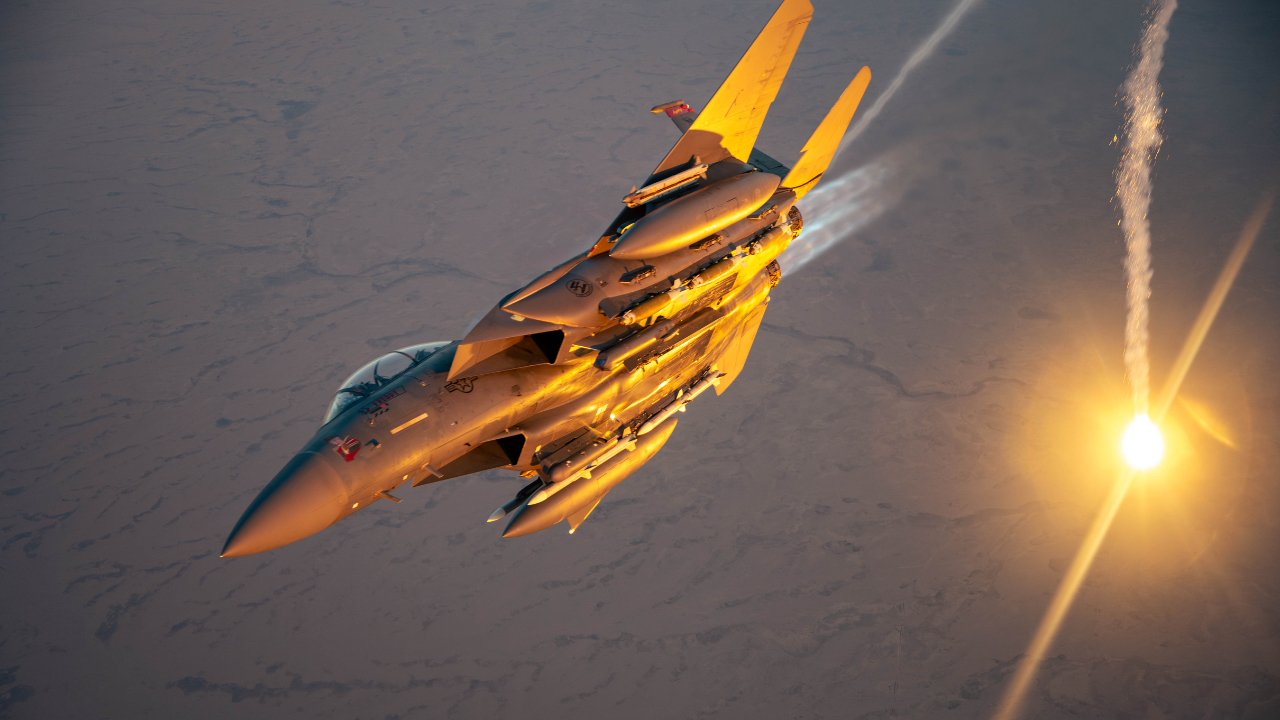 যেভাবে মার্কিন যুদ্ধবিমান ভূপাতিত করেছে ইরান