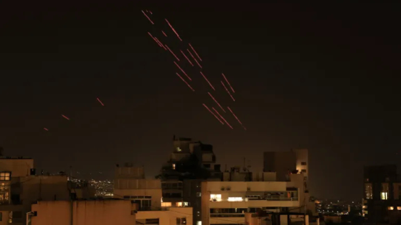 যুদ্ধবিরতি লঙ্ঘন করে লেবাননে হামলা চালিয়ে যাচ্ছে ইসরায়েল