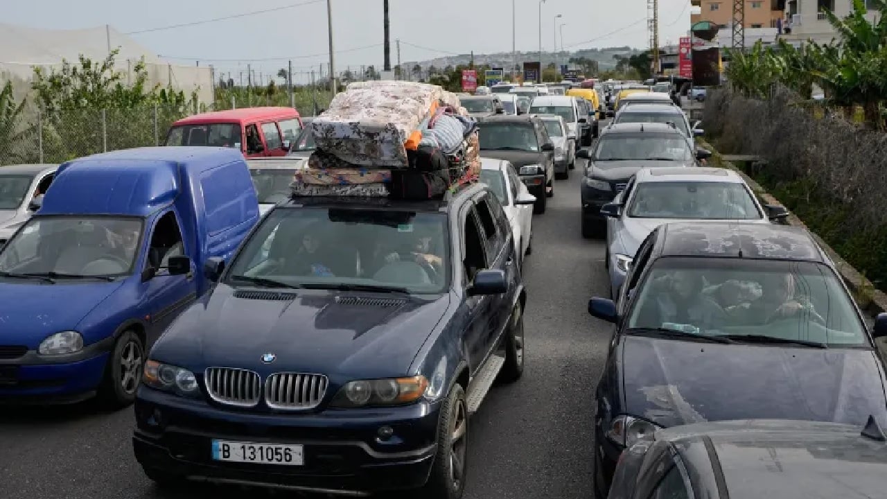 যুদ্ধবিরতির পর ঘরে ফেরার অপেক্ষায় লেবাননের বাসিন্দারা