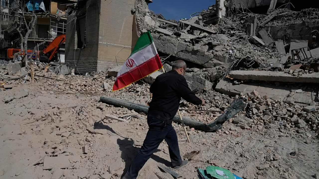 যুদ্ধবিরতিতে সম্মত যুক্তরাষ্ট্র-ইরান