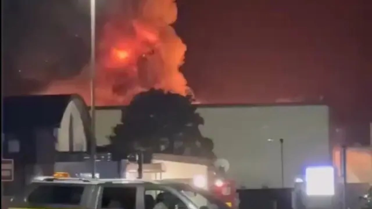 ইরান যুদ্ধে ব্যবহৃত যুক্তরাজ্যের ফেয়ারফোর্ড ঘাঁটিতে আগুন