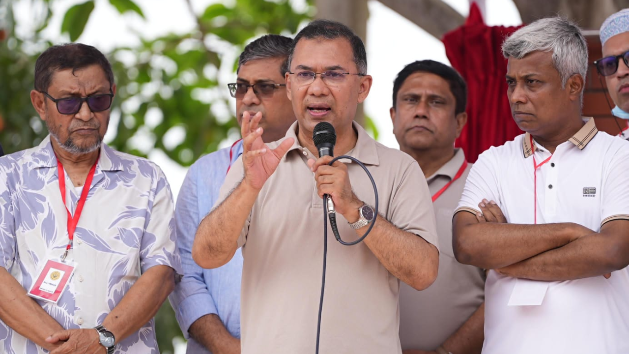 যশোরে জনসভায় যোগ দিলেন প্রধানমন্ত্রী