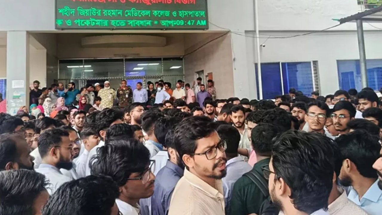 শজিমেকে ইন্টার্ন চিকিৎসকদের কর্মবিরতি, বহির্বিভাগে সেবা বন্ধ