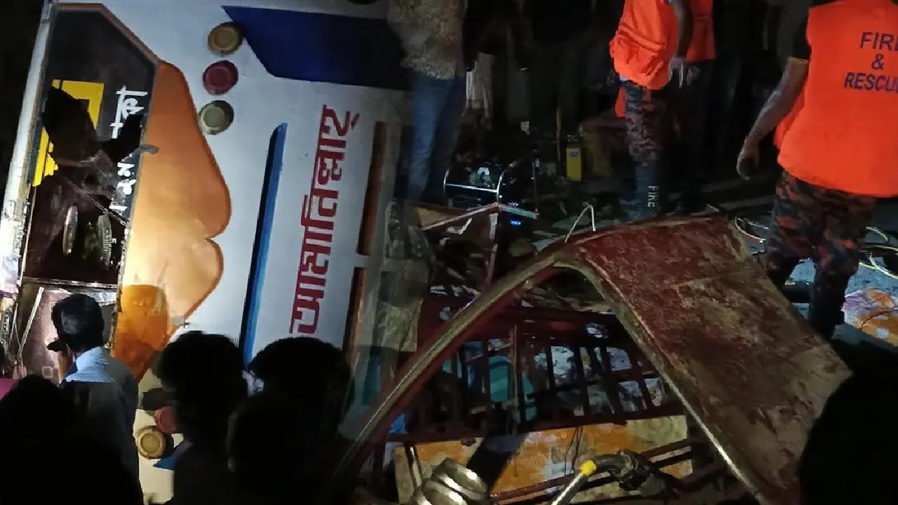 জামালপুরে অটোরিকশায় বাসের ধাক্কায় নিহত ৪
