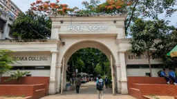 ঢাকা কলেজের ওয়াশরুম ব্যবহারের অনুপযোগী, নেই পর্যাপ্ত খাবার পানি