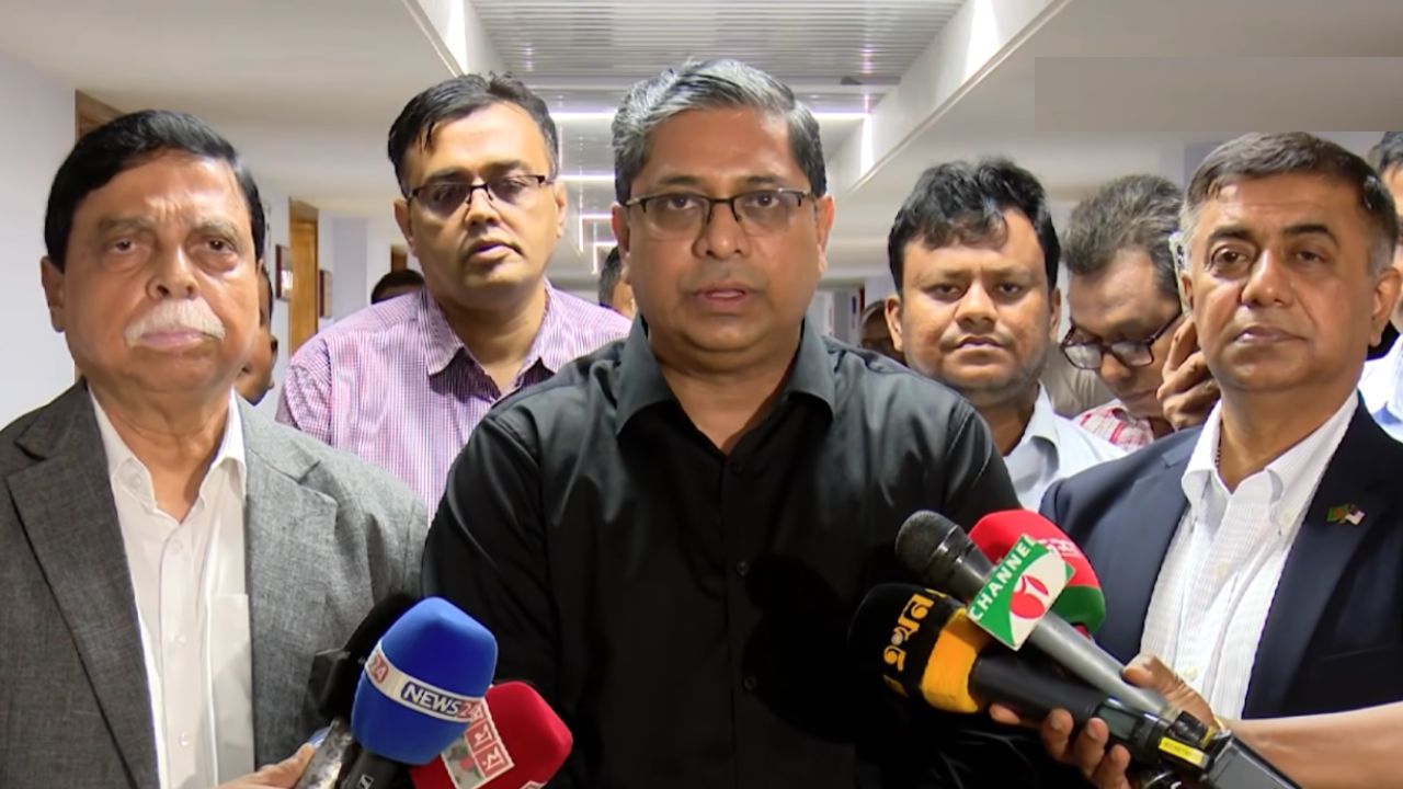 ঢাকার প্রধান সড়কে কোনো ব্যাটারিচালিত রিকশা চলবে না: মীর শাহে আলম