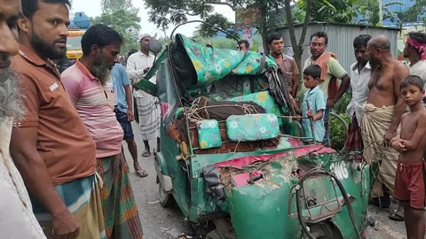 সিরাজগঞ্জে ট্রাকচাপায় প্রাণ গেলো ২ জনের