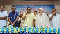 সরকারি টাকা পকেটে ভরলে জেলখানায় যেতে হবে: হুইপ দুলু