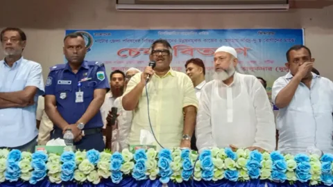 সরকারি টাকা পকেটে ভরলে জেলখানায় যেতে হবে: হুইপ দুলু