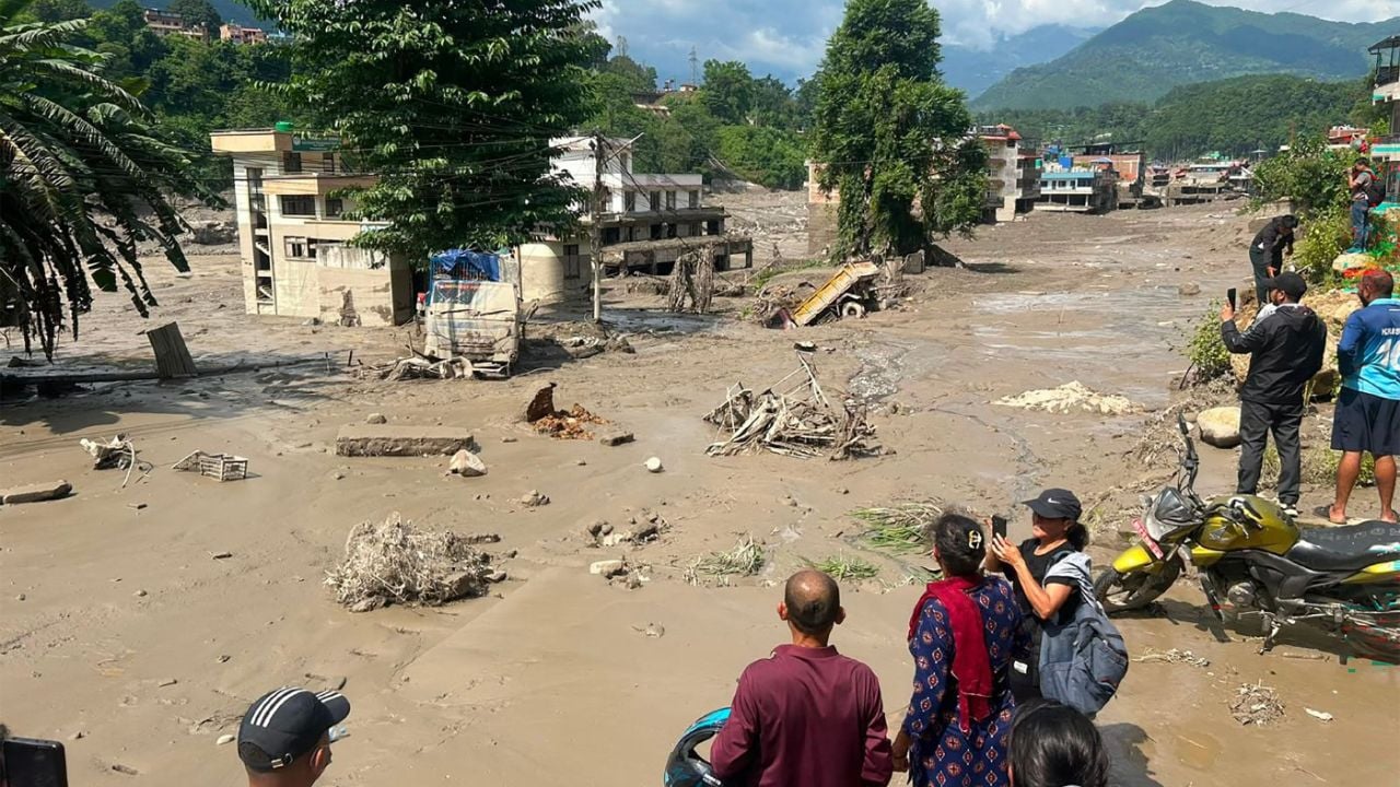 নেপালে আকস্মিক বন্যায় নিহত ৮, নিখোঁজ অনেকেই