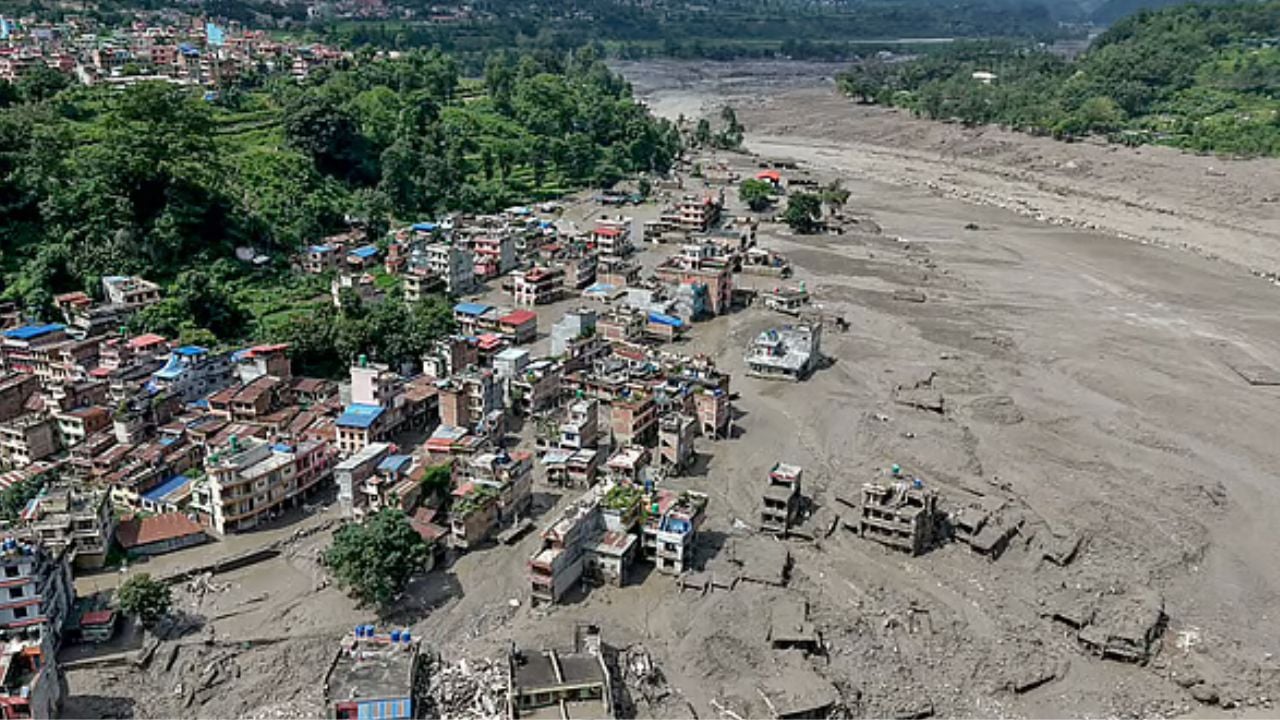 নেপালে কেন এই আকস্মিক বন্যা, কী বলছেন বিজ্ঞানীরা