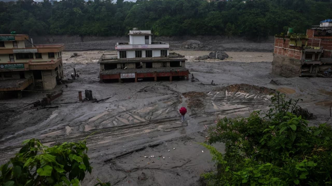নেপালে পাহাড়ি ঢলে মৃতের সংখ্যা বেড়ে ৬২৩