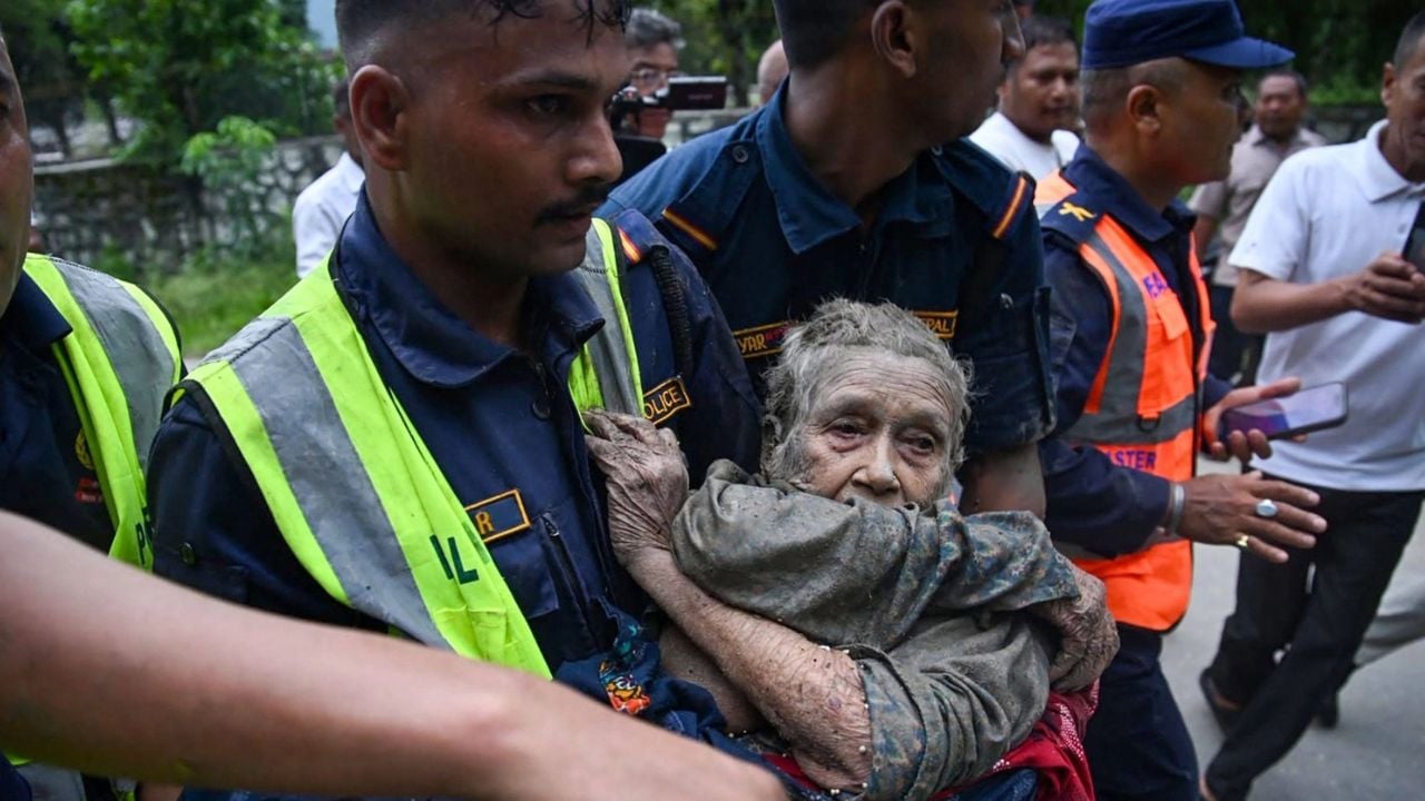 নেপালে বন্যায় উদ্ধার কাজে ১৩ হাজারের বেশি নিরাপত্তাকর্মী মোতায়েন