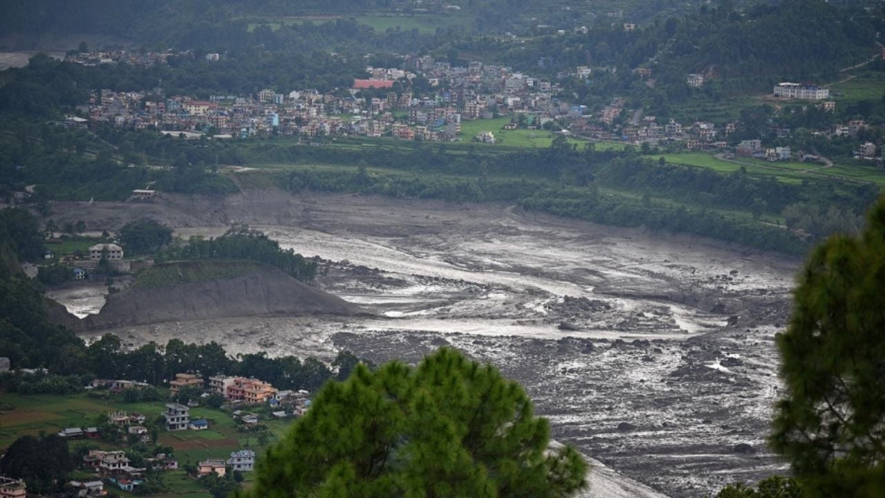 নেপালে বন্যায় মৃতের সংখ্যা বেড়ে ৫৪৭, নিখোঁজ ৯৭৭