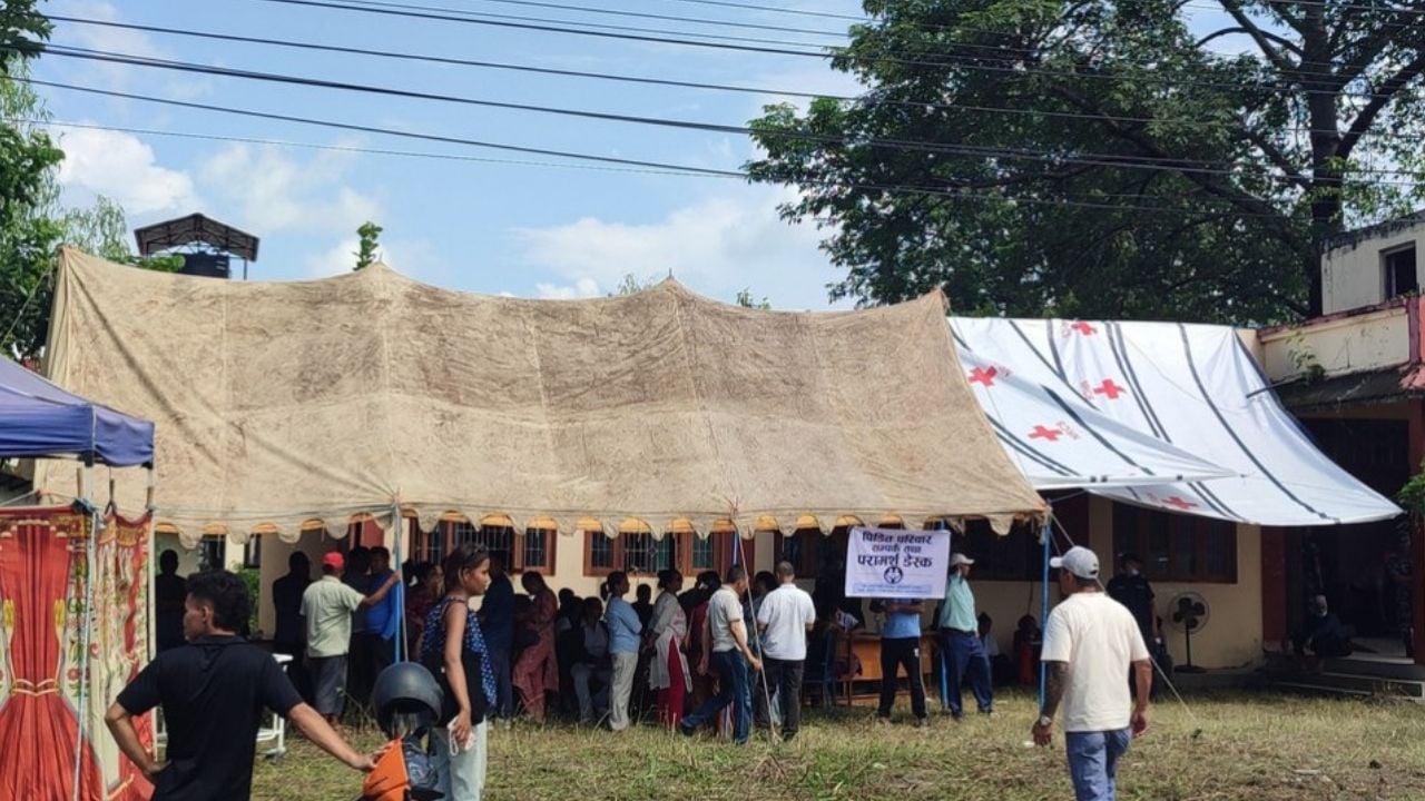 বন্যায় মরদেহ ভেসে গেছে দূরে, মর্গগুলোতেও জায়গা নেই 